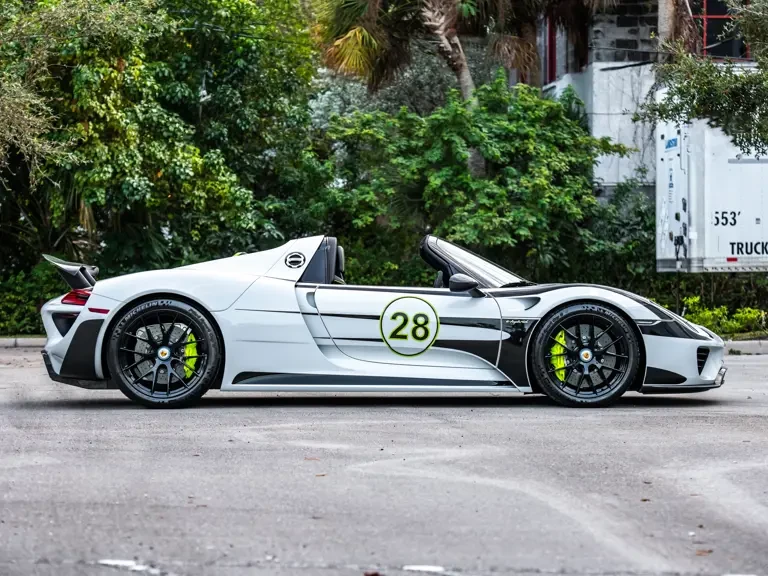 2015 Porsche 918 Spyder - Image 6 of 31