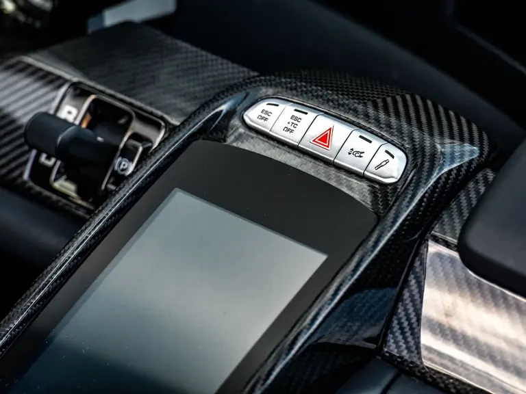 2015 Porsche 918 Spyder - Image 25 of 31