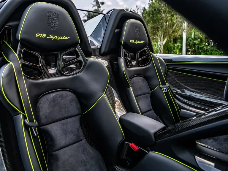 2015 Porsche 918 Spyder - Image 28 of 31