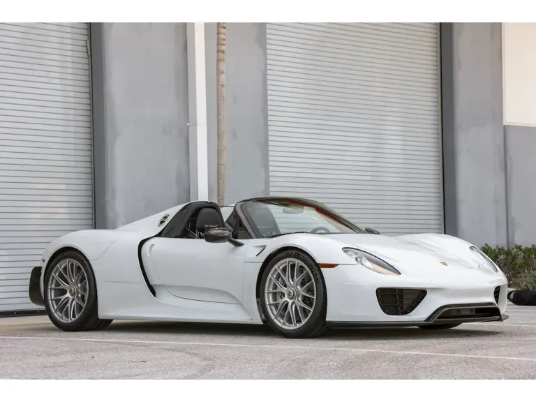 2015 Porsche 918 Spyder - Image 2 of 31