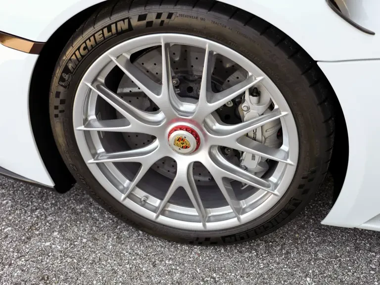 2015 Porsche 918 Spyder - Image 14 of 31