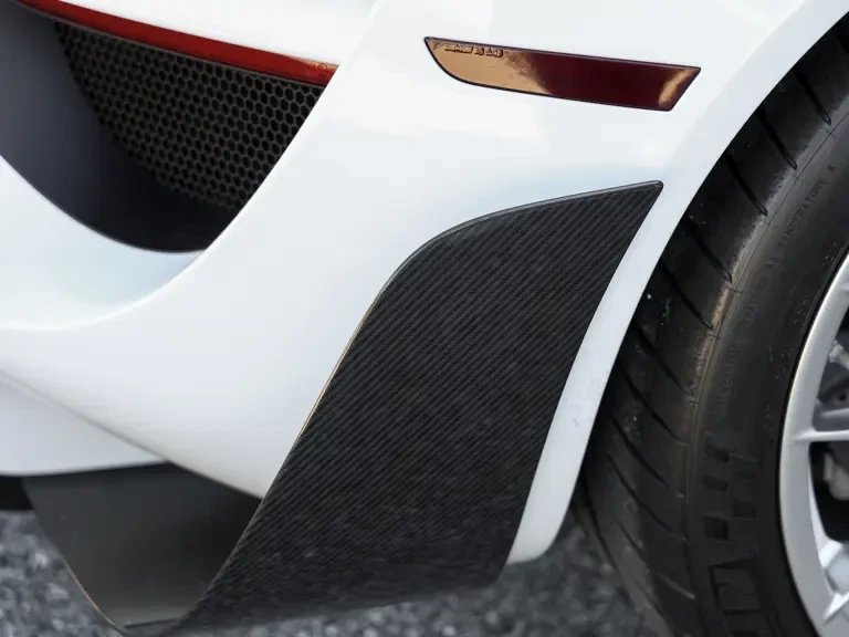 2015 Porsche 918 Spyder - Image 28 of 31