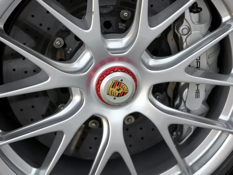 2015 Porsche 918 Spyder - Image 11 of 31
