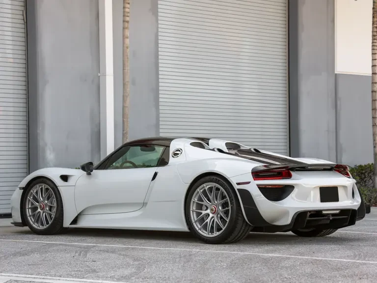 2015 Porsche 918 Spyder - Image 3 of 31