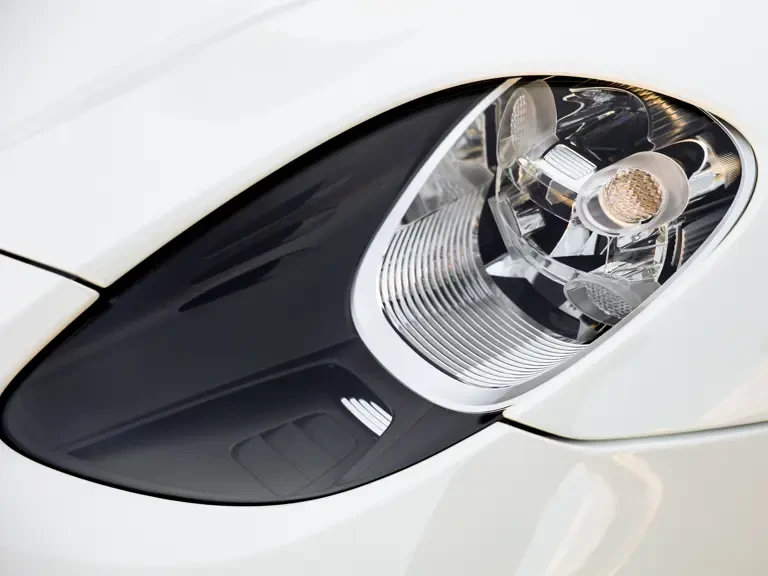 2015 Porsche 918 Spyder - Image 12 of 31