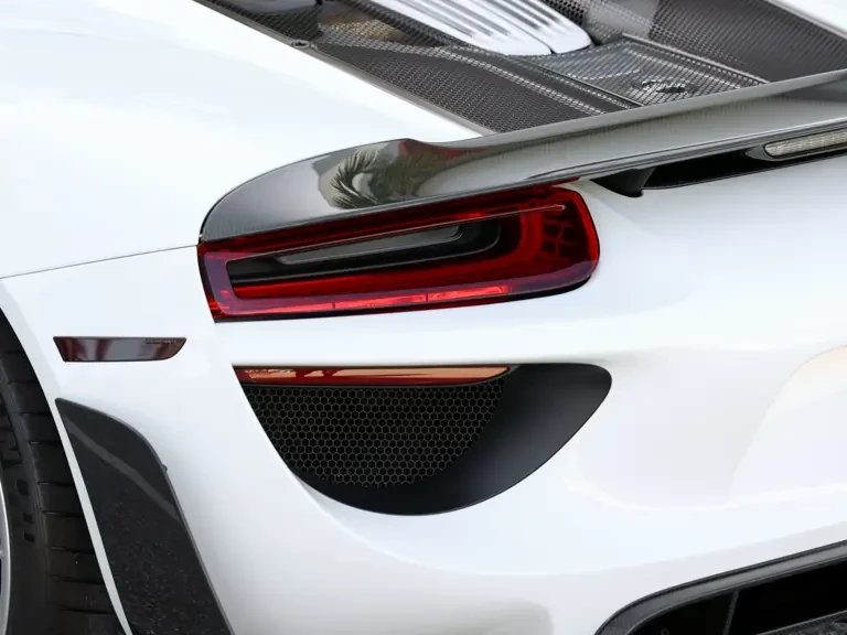 2015 Porsche 918 Spyder - Image 23 of 31