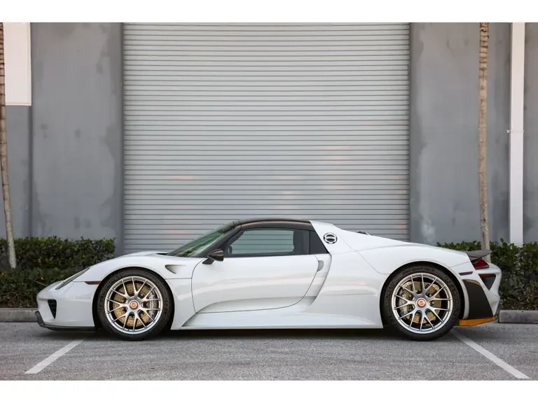 2015 Porsche 918 Spyder - Image 6 of 31