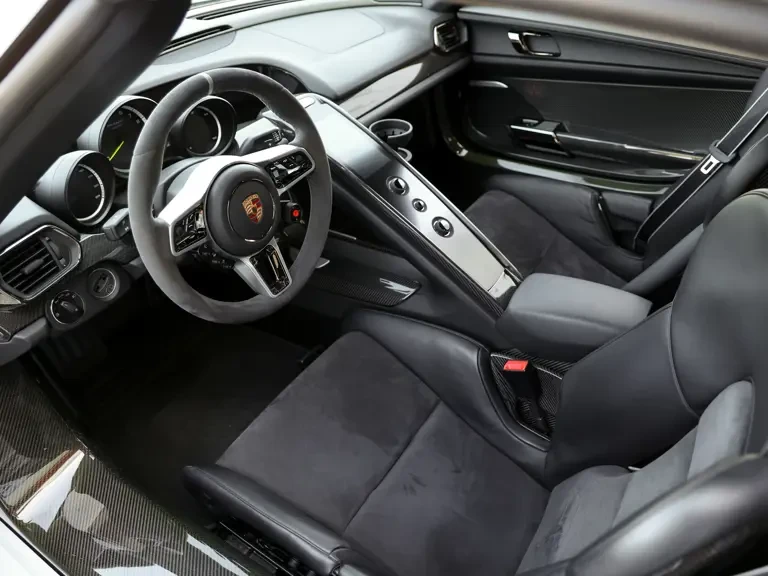2015 Porsche 918 Spyder - Image 5 of 31
