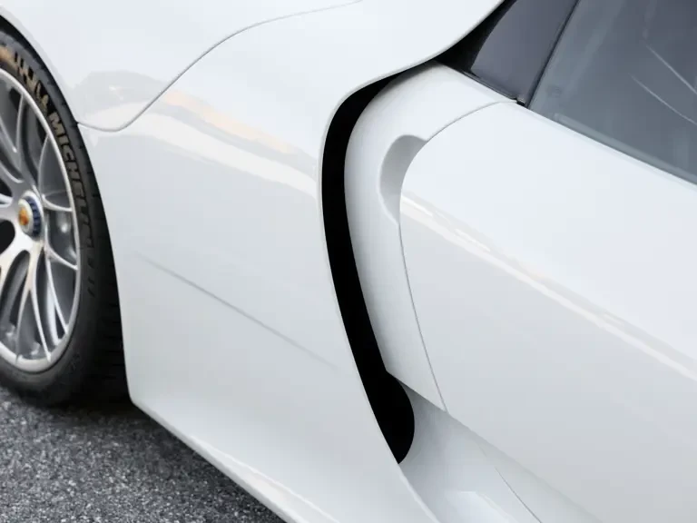 2015 Porsche 918 Spyder - Image 27 of 31