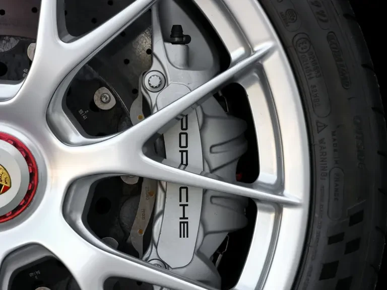 2015 Porsche 918 Spyder - Image 16 of 31