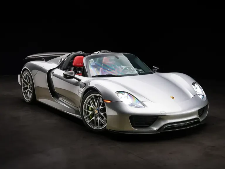 2015 Porsche 918 Spyder - Image 11 of 31