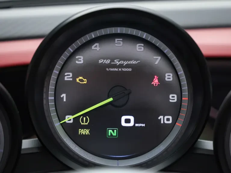2015 Porsche 918 Spyder - Image 20 of 31