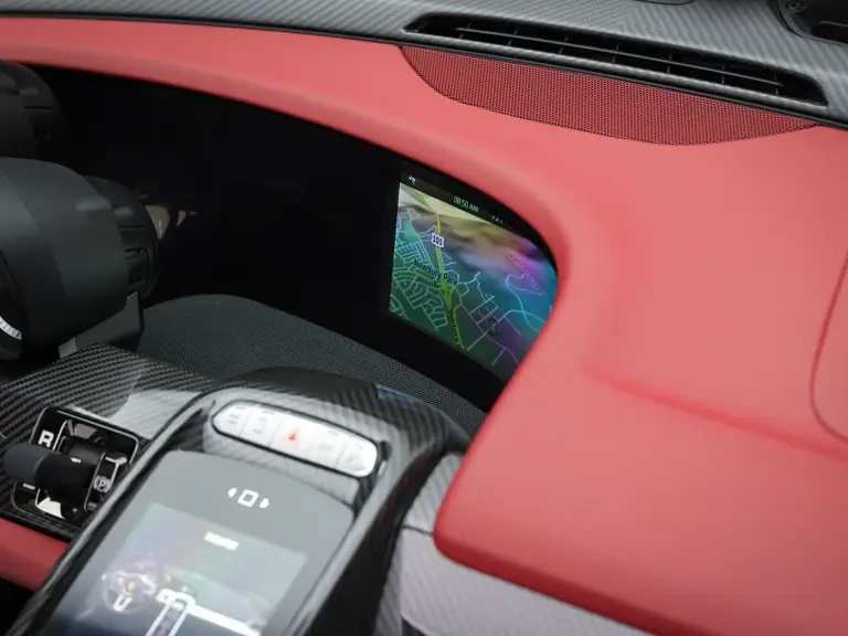 2015 Porsche 918 Spyder - Image 28 of 31