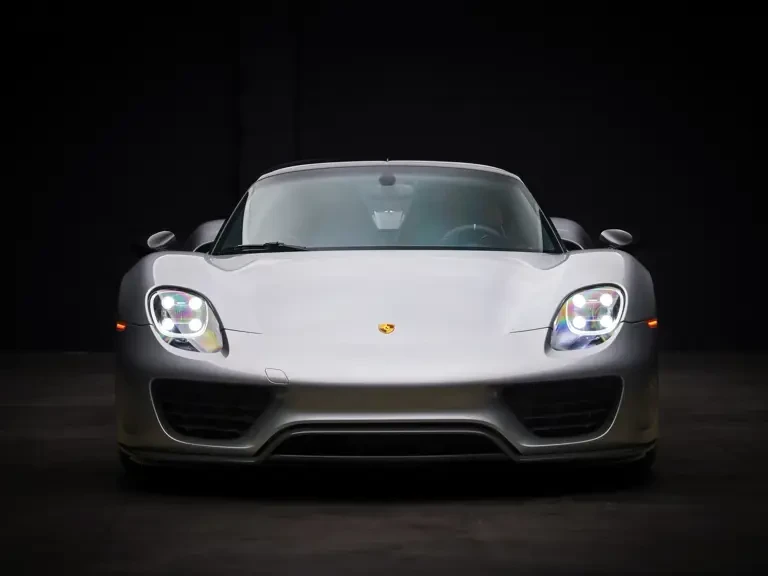 2015 Porsche 918 Spyder - Image 9 of 31
