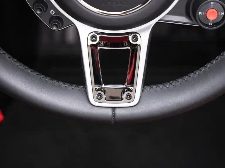 2015 Porsche 918 Spyder - Image 24 of 31