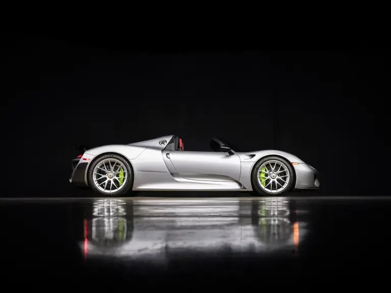 2015 Porsche 918 Spyder - Image 6 of 31