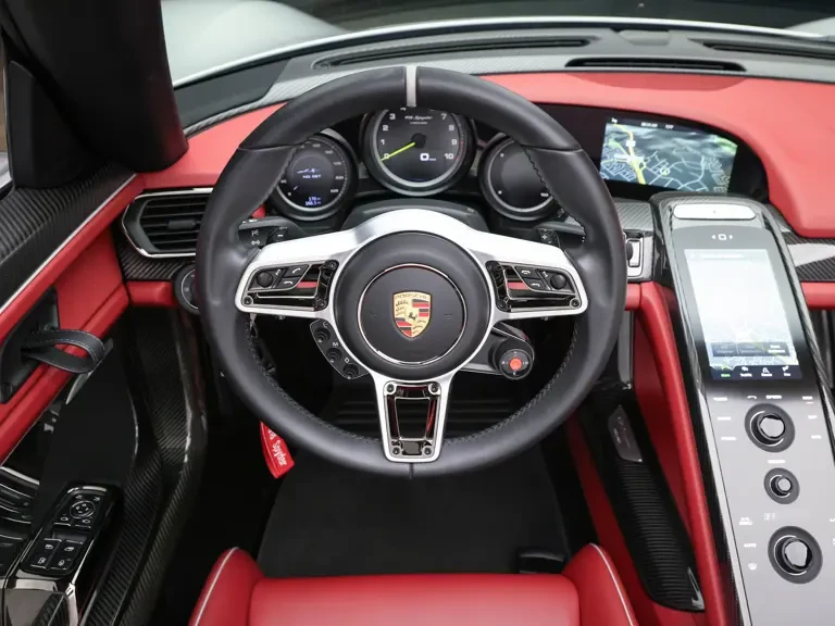 2015 Porsche 918 Spyder - Image 21 of 31