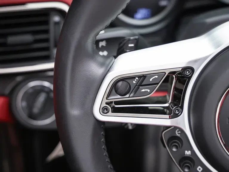 2015 Porsche 918 Spyder - Image 22 of 31