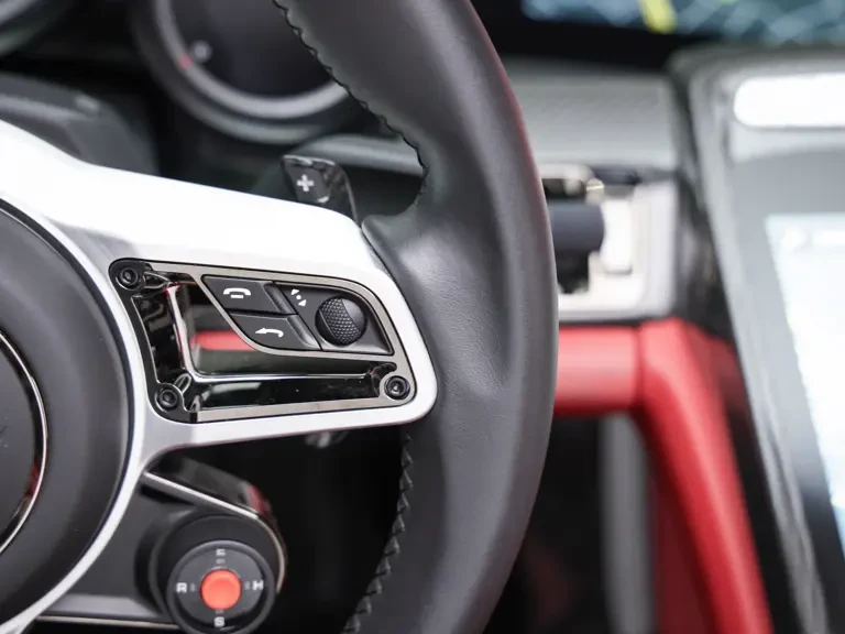 2015 Porsche 918 Spyder - Image 23 of 31