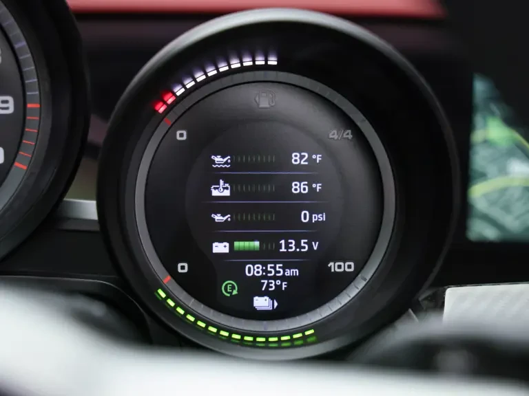 2015 Porsche 918 Spyder - Image 18 of 31