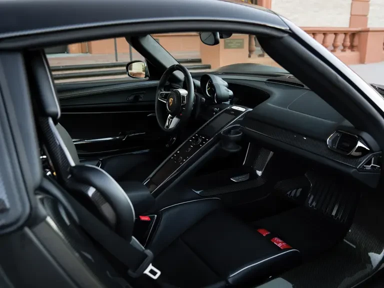 2015 Porsche 918 Spyder - Image 12 of 31