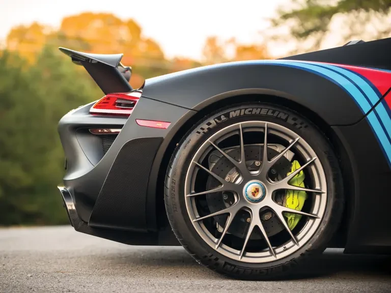 2015 Porsche 918 Spyder - Image 25 of 31