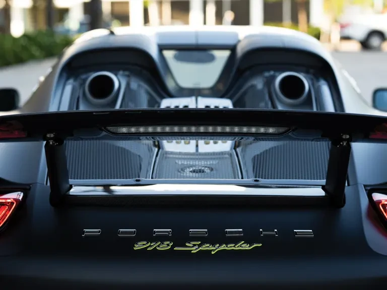 2015 Porsche 918 Spyder - Image 8 of 31