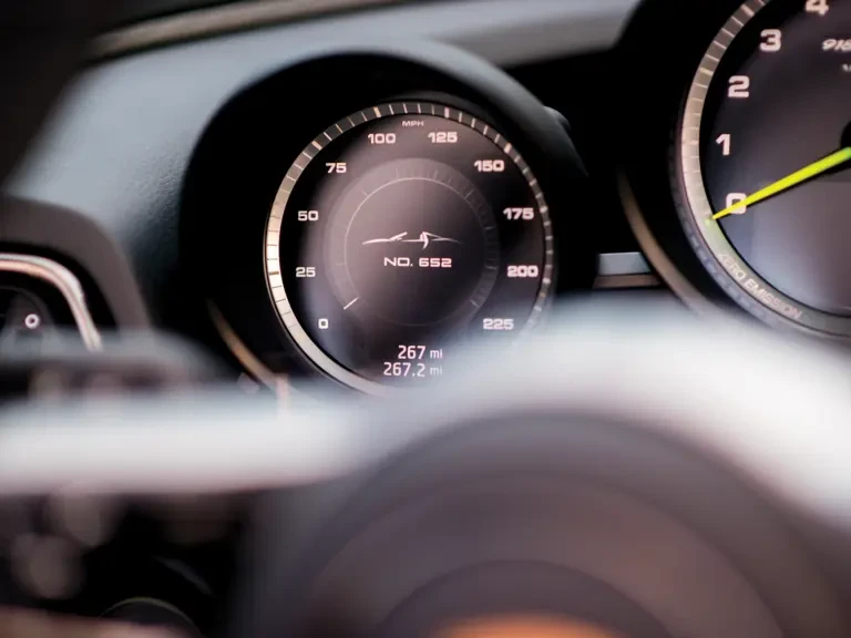 2015 Porsche 918 Spyder - Image 14 of 31