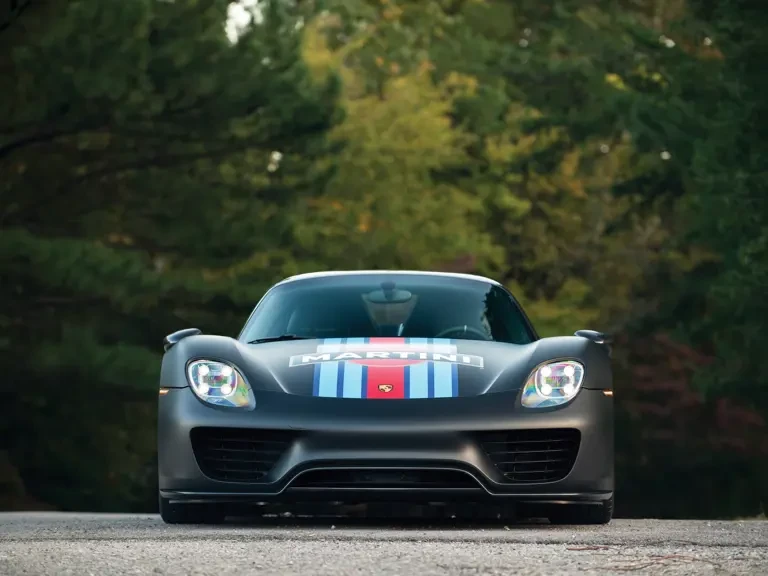 2015 Porsche 918 Spyder - Image 11 of 31