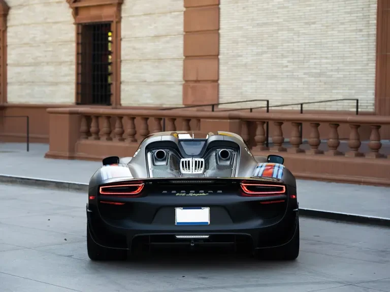 2015 Porsche 918 Spyder - Image 11 of 31