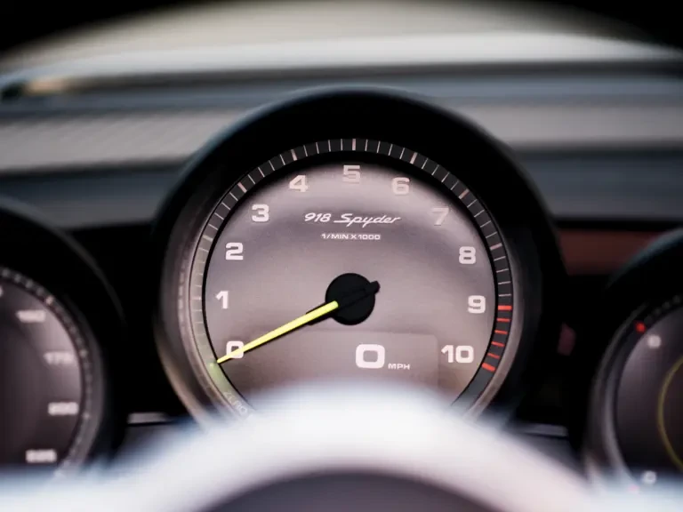 2015 Porsche 918 Spyder - Image 15 of 31
