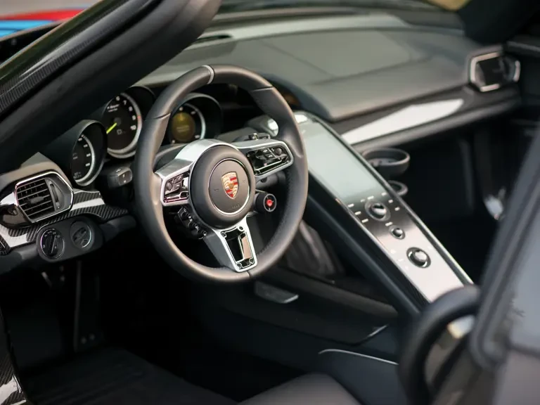 2015 Porsche 918 Spyder - Image 13 of 31