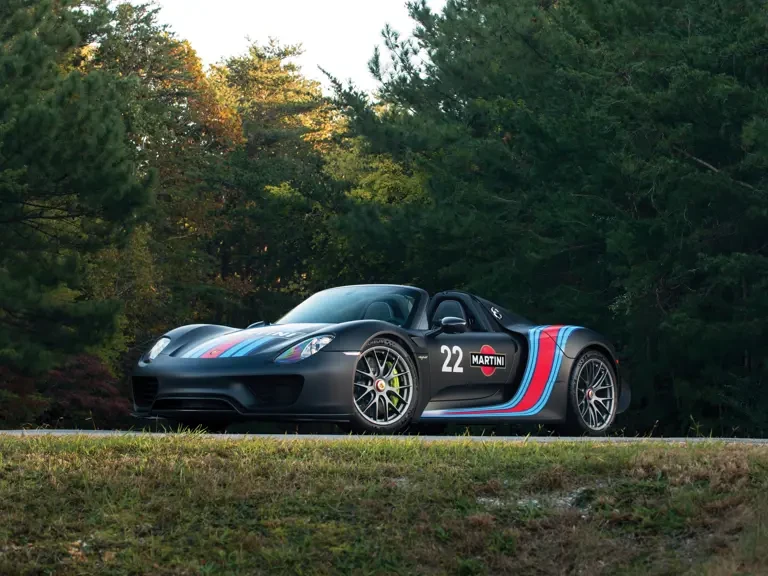 2015 Porsche 918 Spyder - Image 2 of 31