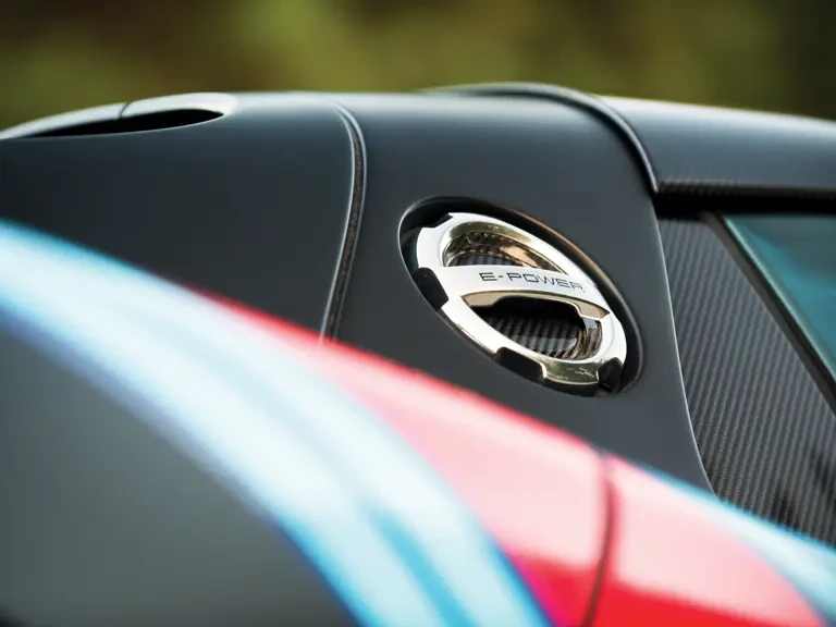 2015 Porsche 918 Spyder - Image 30 of 31
