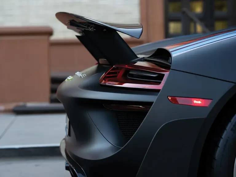 2015 Porsche 918 Spyder - Image 23 of 31