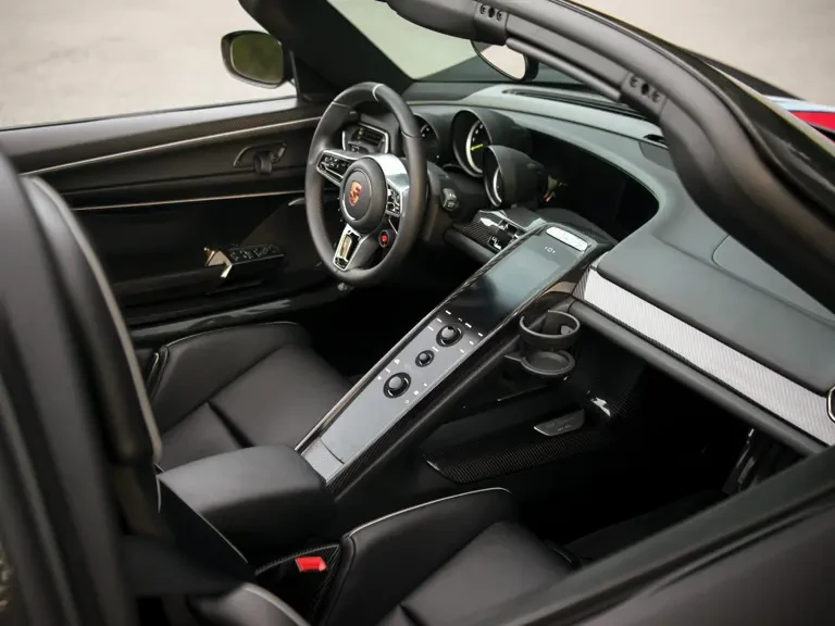 2015 Porsche 918 Spyder - Image 5 of 31