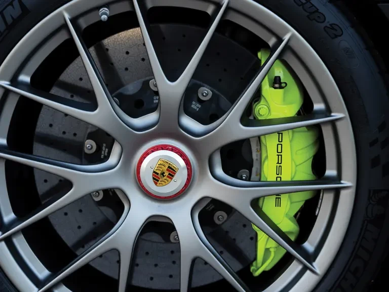 2015 Porsche 918 Spyder - Image 25 of 31