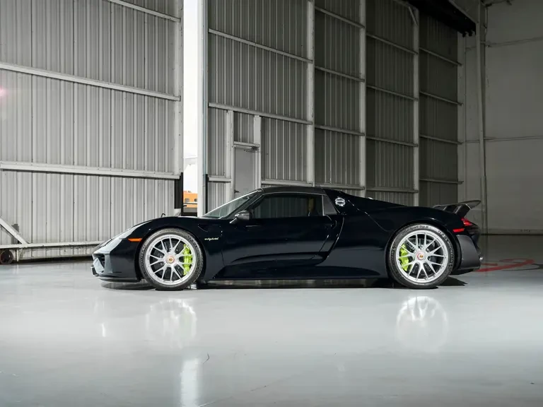 2015 Porsche 918 Spyder - Image 8 of 31