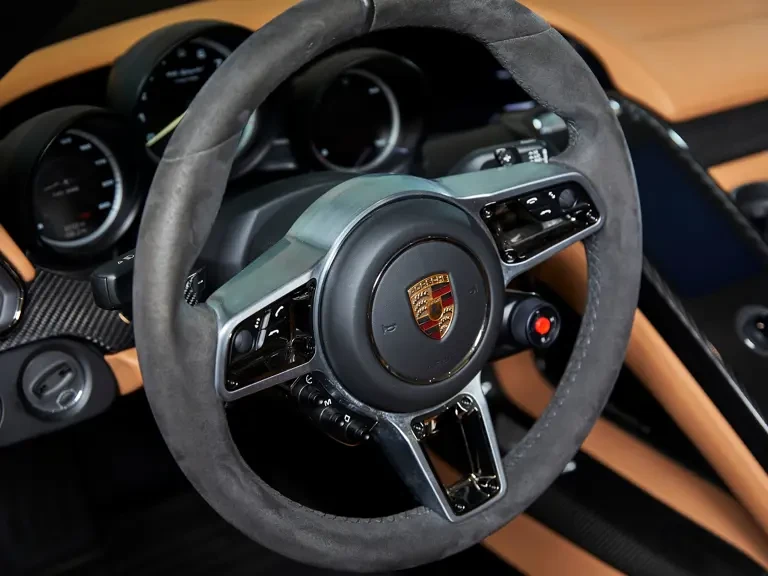 2015 Porsche 918 Spyder - Image 21 of 31