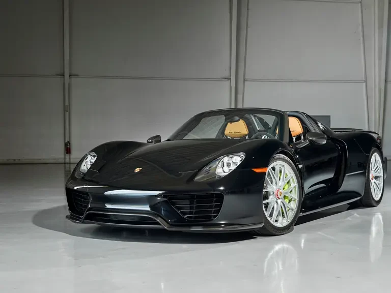 2015 Porsche 918 Spyder - Image 12 of 31