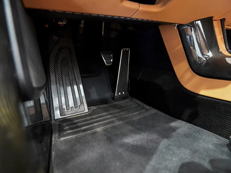 2015 Porsche 918 Spyder - Image 29 of 31