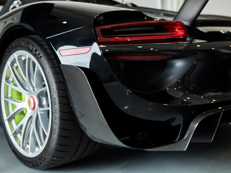 2015 Porsche 918 Spyder - Image 17 of 31