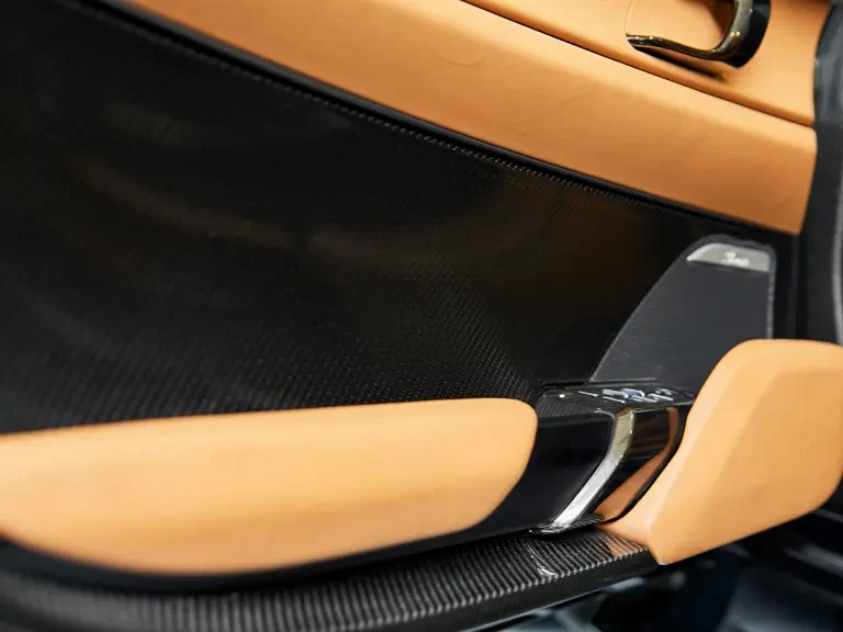 2015 Porsche 918 Spyder - Image 26 of 31