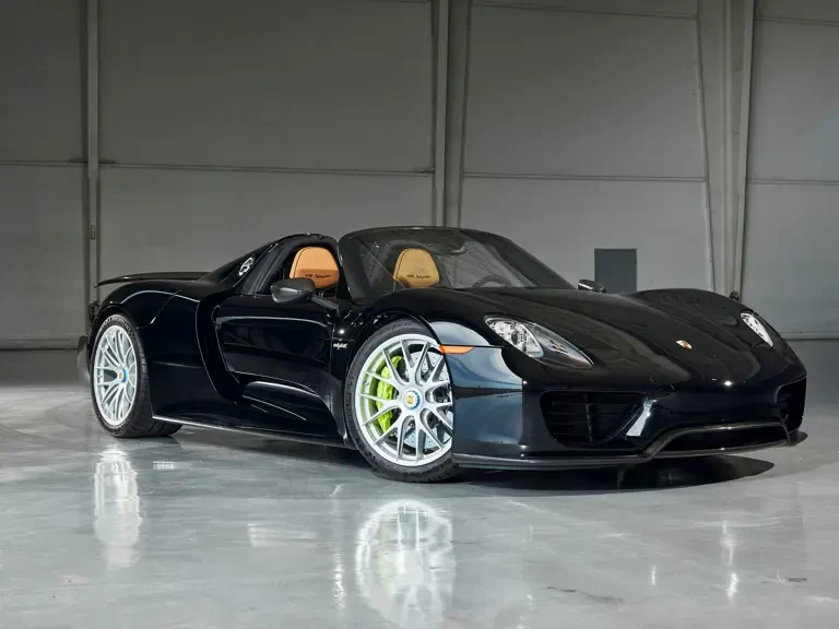 2015 Porsche 918 Spyder - Image 2 of 31