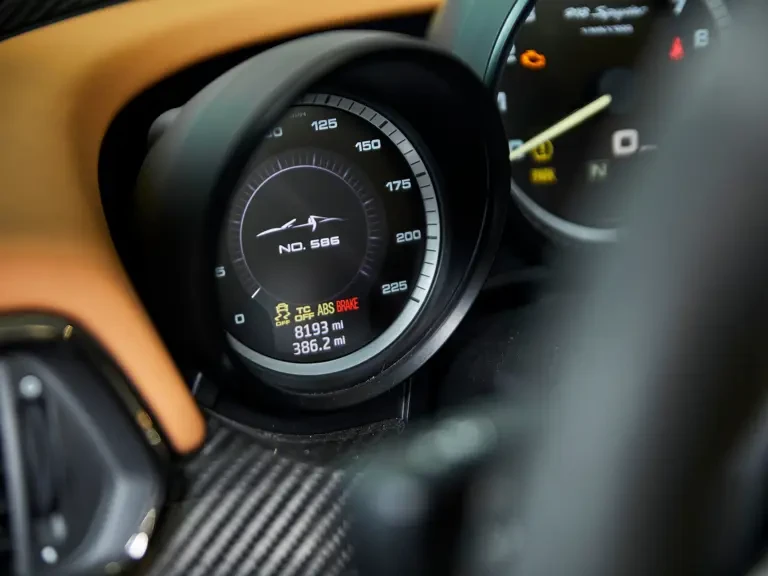 2015 Porsche 918 Spyder - Image 23 of 31