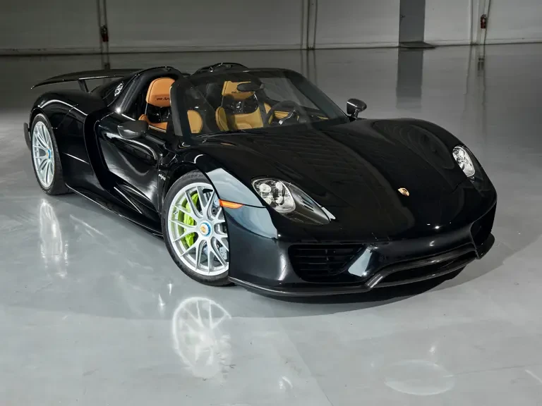 2015 Porsche 918 Spyder - Image 14 of 31