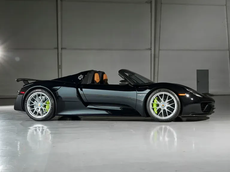 2015 Porsche 918 Spyder - Image 6 of 31