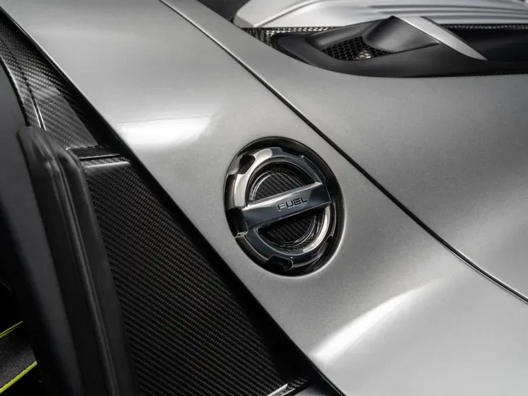2015 Porsche 918 Spyder - Image 30 of 31