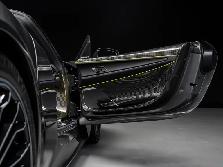 2015 Porsche 918 Spyder - Image 20 of 31