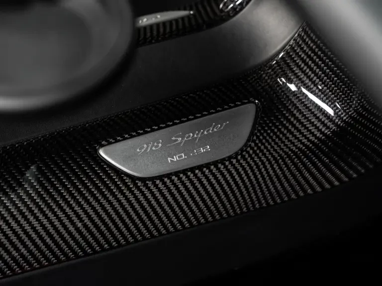 2015 Porsche 918 Spyder - Image 23 of 31
